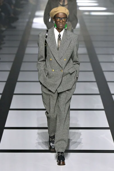 Look 34
